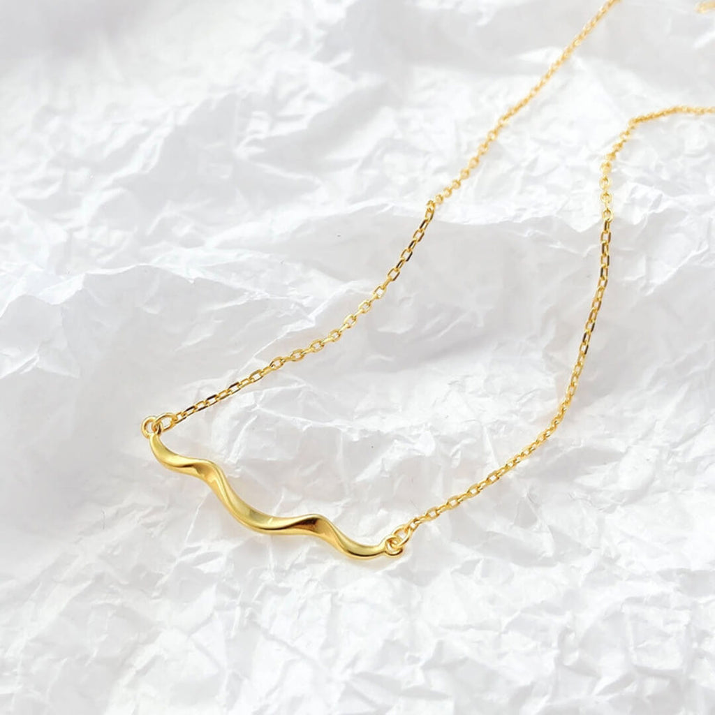 Delilah Wave Necklace in s925 with gold plating