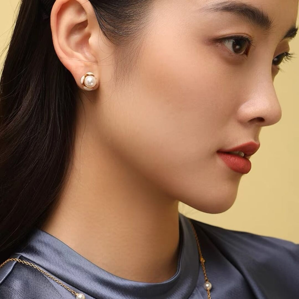 Gloria Freshwater Pearl Stud Earrings
