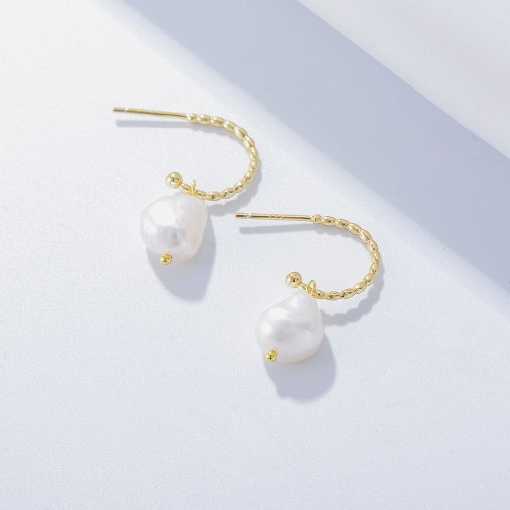 Lolita Pearl Hoops Earrings in s925 with gold plating
