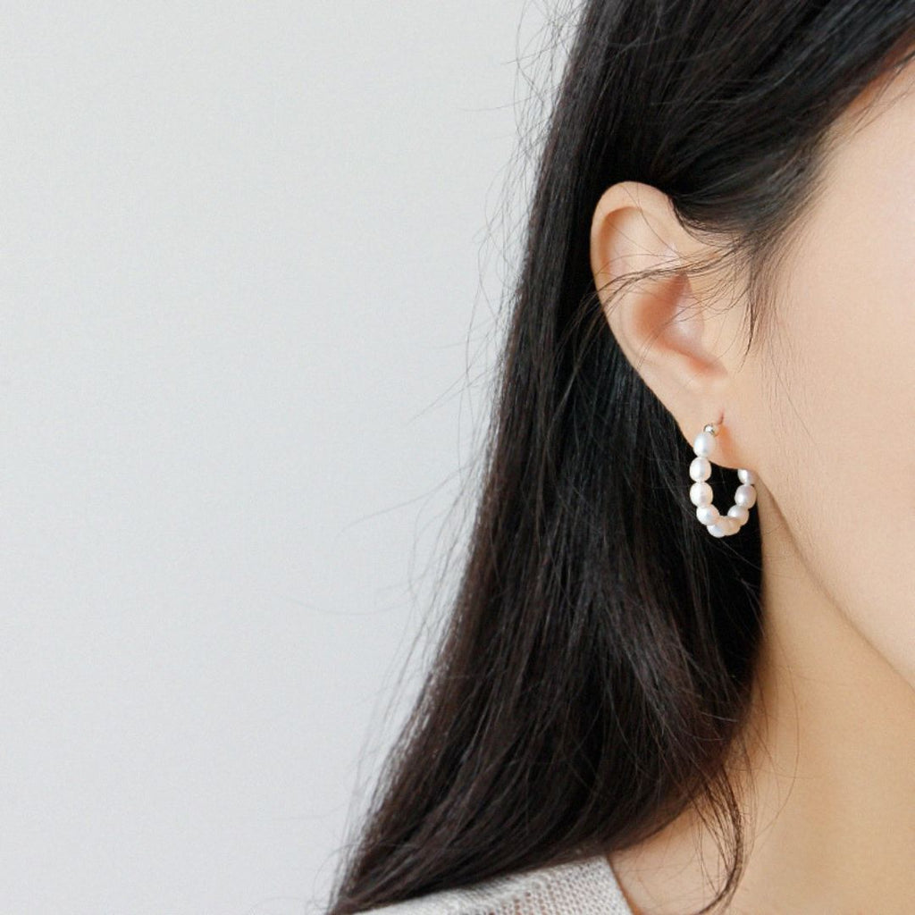 Sabine Pearl Hoops Earrings in rice pearls